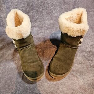 Koolaburra by UGG Sulana Short Boots Women's Olive Green Suede Faux Fur SZ 8